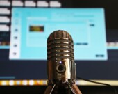 Sans obligations gouvernementales claires à leur égard, les radiodiffuseurs francophones peinent à assurer leur part du gâteau. 
 &mdash; PHOTO : Magda Ehlers – Pexels