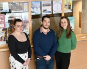 De gauche à droite : Hannah Brown, responsable des médias sociaux du Club Français, Marcus Puddu, président, et Roza Dunne, vice-présidente de la Société.  
 &mdash; PHOTO : Jean-Philippe Giroux