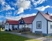 Le centre culturel des Trois Pignons, qui abrite plusieurs artefacts de Chéticamp, est l’un des multiples musées et lieux historiques en Nouvelle-Écosse dévoués à la valorisation du patrimoine. 
 &mdash; PHOTO : Jean-Philippe Giroux