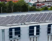Des panneaux solaires sur le toit du dépôt municipal de MacIntosh Street, à Halifax.
 &mdash; PHOTO: Halifax Regional Municipality