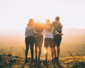 La jeunesse francophone s’engage dans les communautés et les organismes pour faire entendre leurs voix.  &mdash; PHOTO: Helena Lopes – Unsplash
