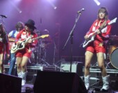 Le groupe Les Hay Babies lors du spectacle d’ouverture. &mdash; CRÉDIT : Richard Landry/CMA