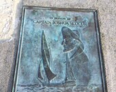Le monument sur l’ile Brier, pour lui rendre hommage.  &mdash; PHOTO : Martine Jacquot