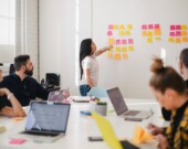 Si vous vous sentez inondé de messages, ce n’est pas de la faute des journalistes.  &mdash; Photo : Jason Goodman – Unsplash