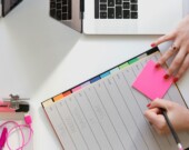 L’organisation est essentielle pour le planificateur/la planificatrice. &mdash; PHOTO: Marten Bjork - Unsplash