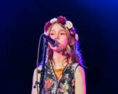 Lili-Rose Nadon-Dol interprète sa chanson originale «Adolphe dans les bois», qui a pour thème une promenade sombre dans une forêt enchantée. &mdash; PHOTO: Shannon Nickerson