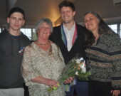 De gauche à droite: Samuel Gervais, Mary Ann Gauvin, Gilles Saulnier et Natalie Robichaud lors de la soirée de bénévolat. Absente: Monique Comeau, qui avait un autre engagement. &mdash; PHOTO: Richard Landry