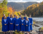 Les finissants de l'École NDA de Chéticamp. En avant (de gauche à droite): Shelby Deveau, Dayna Larade, Carson Deveau, Emma Sharpe, Milaine Chiasson. En arrière (de gauche à droite): Grayson Larade, Mohannad Alnaasan, Zach Duguay, Cole Timmons, Josh Camus, Austin Bourgeois. &mdash; PHOTO: École NDA