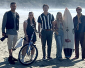 Unis TV est essentielle à la vitalité des productions en français à l’extérieur du Québec. La première fiction francophone tournée en Colombie-Britannique, Surf Bay, côte Ouest, sera diffusée au printemps 2026 sur la chaine.  &mdash; Photo : Courtoisie Unis TV