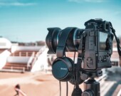 Une caméra, durant un tournage.  &mdash; PHOTO: SoyKhaler - Pixabay