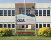 Affiche de l’École secondaire de Clare, l’une des 23 écoles du Conseil scolaire acadien provincial.  &mdash; PHOTO: Archives