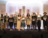 Les lauréats des Creative NS 2025 Award Winners, de gauche à droite: Christopher Webb, Robert Deveaux du Conseil des arts de Chéticamp, Yvette d'Entremont, Morgan Toney, Vivian Zhou, Leah Johnston, Micah Smith from Crescendo Fest, Nicola Miller, Joel Plaskett et Solomon Nagler. &mdash; PHOTO: Facebook de Arts Nova Scotia