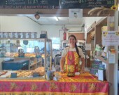 Elodie, prête à servir sa clientèle. &mdash; PHOTO: De gracieuseté - Elodie Nasone 