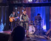Maude Sonier en vitrine, le 7 novembre dernier, au Xeroz Arcade Bar de Moncton, lors de la FrancoFête en Acadie. &mdash; PHOTO: Jean-Philippe Giroux