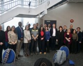 Photo de groupe des participants de la rencontre avec le ministre des Langues officielles, Marc Miller, le 8 janvier à Alderney Landing.   &mdash; PHOTO: Jean-Philippe Giroux