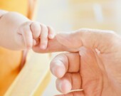 Le lien parent-enfant. &mdash; PHOTO: RitaE - Pixabay