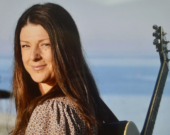La chanteuse Vickie Deveau contribue à faire rayonner l’Acadie contemporaine tout en respectant ses racines. &mdash; Photo: Vickie Deveau