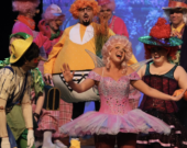 Les spectateurs de la comédie musicale Shrek ont applaudi les performances des acteurs, la qualité des décors et l’énergie de la mise en scène.  &mdash; Photo: Manon Cormier Rock N’ Photos