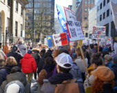 Une manifestation a eu lieu le 10 mars dernier à Halifax pour dénoncer l’annonce des coupes dans plusieurs programmes, qui touchent notamment le secteur des arts et de la culture.  &mdash; PHOTO: François Gaudet