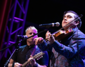 Dans un contexte où le gouvernement de la Nouvelle-Écosse réduit son soutien financier, la communauté se mobilise pour que les arts du Cap-Breton continuent de briller. &mdash; Photo: Festival international Celtic Colours du Cap-Breton