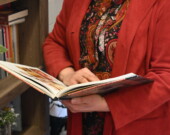 Un livre de la bibliothèque francophone du centre communautaire de Sydney.  &mdash; PHOTO: Jean-Philippe Giroux