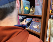 Des livres en langue gaélique au Easter Tea Bar de Halifax, l'une des entreprises haligoniennes mettant en valeur ce patrimoine.  &mdash; PHOTO: Jean-Philippe Giroux
