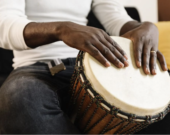 Image présentant un djembé.  &mdash; PHOTO: Instrument du Monde