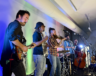 Jourdan Thibodeaux et les Rôdailleurs sur la scène de la soirée Su Ambroise du Festival acadien de Clare. &mdash; PHOTO: Prudencia Mbiadjeu