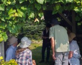 Connaître les plantes nourricières selon les peuples. &mdash; PHOTO: Ariane Gleize