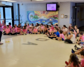 Les élèves de l’école NDA de Chétcamp profitent de la Journée Rose pour réfléchir à la façon dont chacun peut contribuer à une culture de respect et de bienveillance. &mdash; Photo: École NDA
