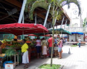 Le marché aux épices à Basse-Terre, en Guadeloupe.  &mdash; PHOTO: LPLT/Wikimedia Commons