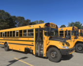 Bus scolaires du CSAP. &mdash; PHOTO: Archives