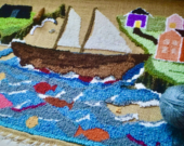 L’École du tapis hooké de Chéticamp permet de faire rayonner le patrimoine local, de créer des liens entre les participantes et de faire découvrir la richesse culturelle de cette communauté acadienne à travers un art qui continue de rassembler et d’inspirer. &mdash; Photo: Betty Ann Cormier