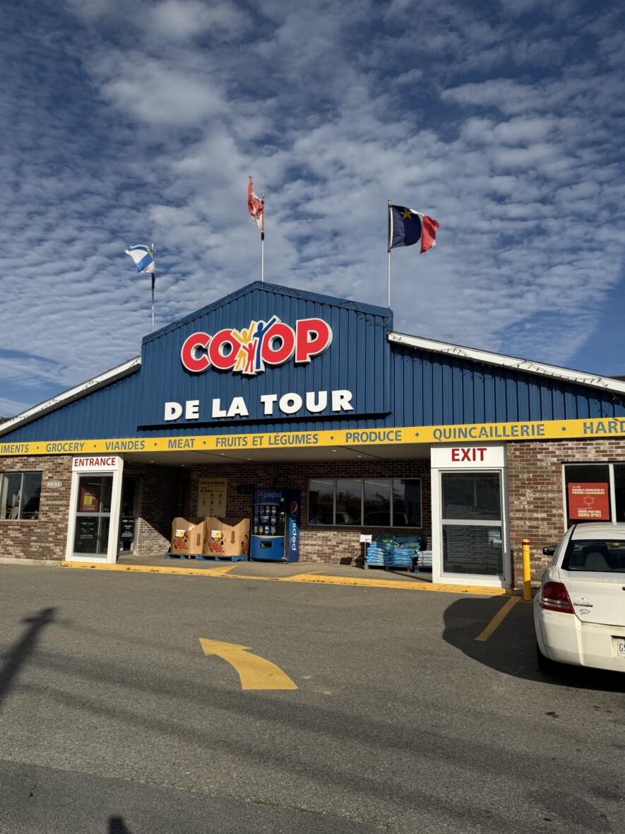 Le magasin Co-op De La Tour. &mdash; PHOTO: Ina Amirault