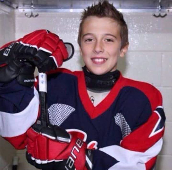 La mémoire du #99 des Stars de Lachute, Jérémie Paradis, décédé suite à un accident avec un véhicule tout terrain voilà près de 10 ans, est perpétré grâce à la Fondation qui soutient les athlètes et le sport dans Argenteuil.  — Photo courtoisie 