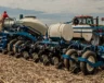 L'incertitude économique qui plane force les agriculteurs à revoir leurs choix de semences en 2025.  