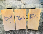 Dans chaque sac, de la bonne bouffe et beaucoup d'amour!  