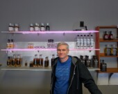 Greg Lipin est fier d'offrir une alternative aux amateurs de bourbon américain.  