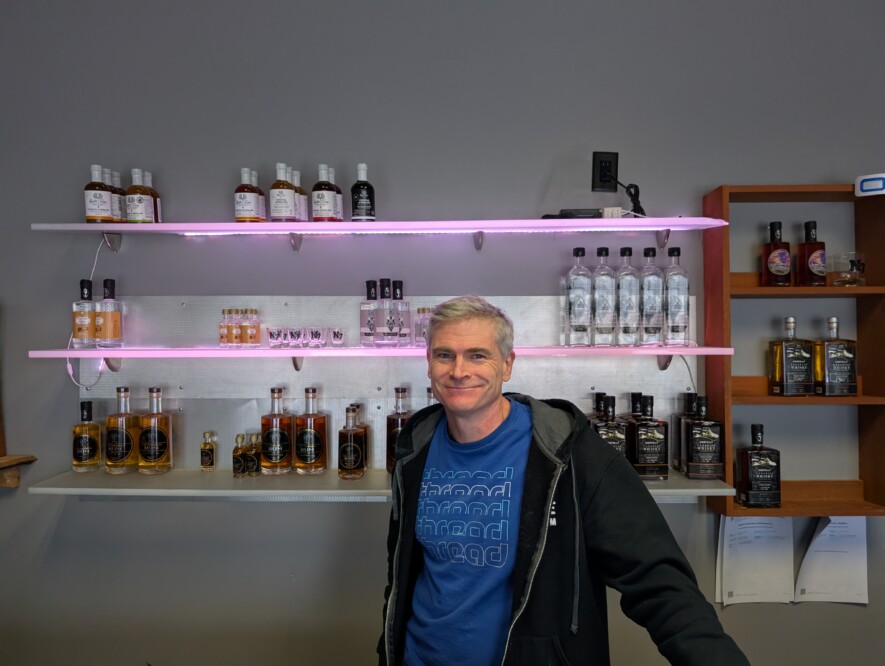 Greg Lipin est fier d'offrir une alternative aux amateurs de bourbon américain.  