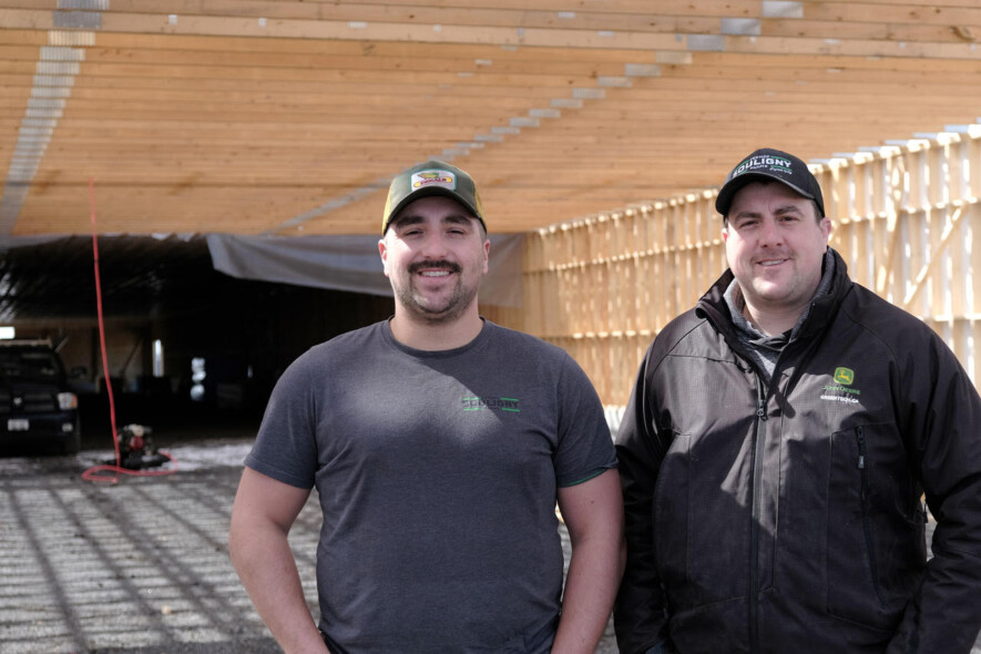 Nicholas et Patrick Souligny, éleveurs de volaille à Saint-Isidore  