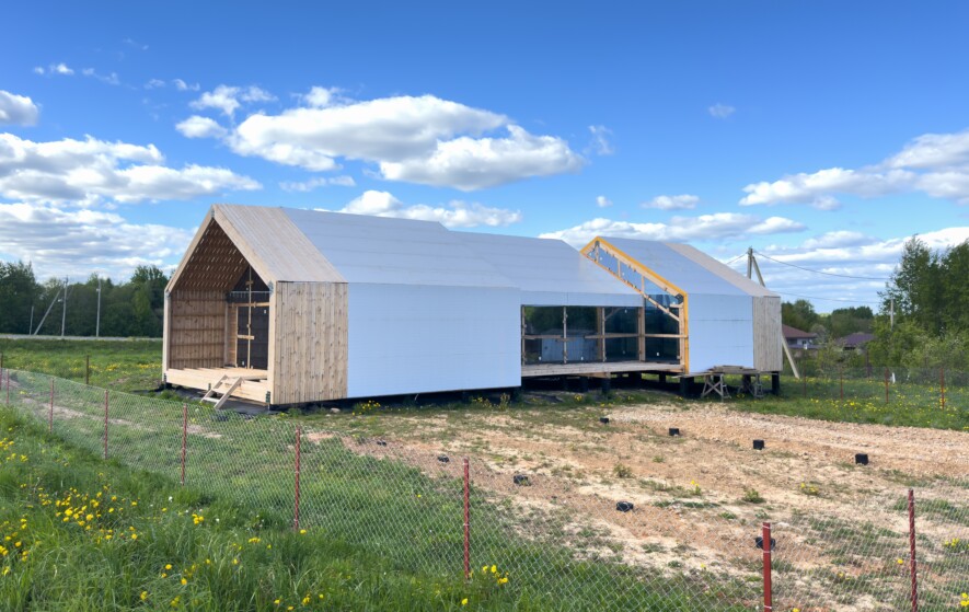La Greenbelt Foundation recommande l'aménagement de logements temporaires pour les employés sur la ferme.  