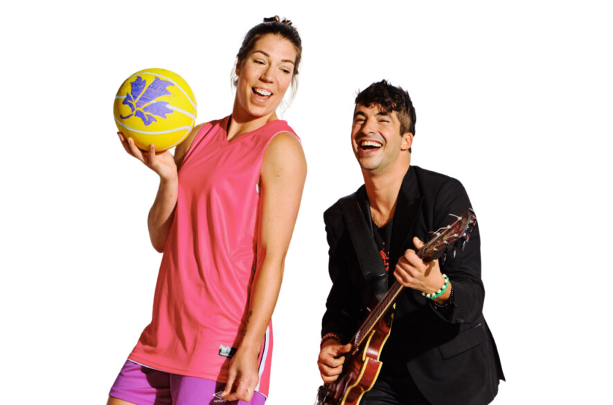 Comment activer sa francophonie? Mehdi Cayenne et Katherine Plouffe le font avec un ballon ou une chanson!  