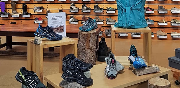 Un prix qui peut sembler excessif pour une paire de chaussures, mais qui est le même en boutique ou en ligne. Photo : Kelly Tabuteau  