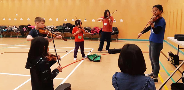 La société de musique d’Iqaluit a reçu le prix le plus élevé lors des Prix Inspiration Arctique avec 1 million de dollars. Cette somme permettra à l’organisme de mettre en place un programme de musique après l’école pour les jeunes enfants du Nunavut.
Photo :  Darlene Nuqingaq  