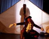 La troupe a profité de la résidence de création en décembre 2022 pour monter le spectacle qui sera présenté les 26, 27 et 28 janvier au Old Fire Hall de Whitehorse. &mdash; Photo : Jérémie Dubé-Lavigne