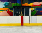 L’artiste Chantal LaFrenière a organisé cet été une activité de peinture murale à l’aréna de Haines Junction. &mdash; Photo : Fournie