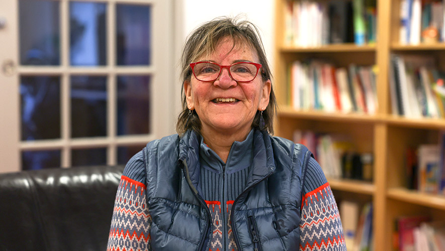 Sylvie Binette est au Yukon depuis près de 38 ans. Elle est arrivée en 1985 et a participé à la création de la Société d'histoire francophone du Yukon en 2021.  &mdash; Photo : Manon Touffet
