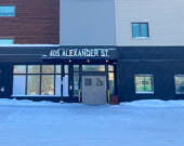 L’amélioration de la sécurité sur la rue Alexander est une des priorités à moyen terme du gouvernement pour la sécurité du centre-ville de Whitehorse. Celui-ci souhaite explorer de nouvelles options pour la gestion du 408 rue Alexander par le biais d’un appel d’offres. &mdash; Photo : Gwendoline Le Bomin