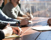 Cinquante-deux pour cent (52 %) des francophones en situation minoritaire ont des compétences en littéracie en dessous du niveau 3, considéré comme le seuil minimum pour s’épanouir dans la société. &mdash; Photo : Dylan Gillis – Unsplash