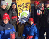 Le comité JeFY tente également de s’impliquer au niveau communautaire. Par exemple, en 2018, les membres de JeFY ont participé à une cabane à sucre en tant que bénévoles. &mdash; Photo : Fournie